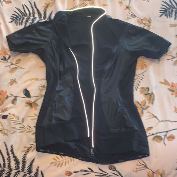 Lululemon Women’s running vest - Picture 5 of 8